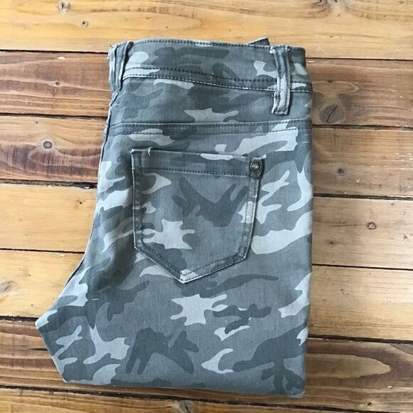 INFANT Suko girl camo jeans in size 12 - Picture 2 of 7